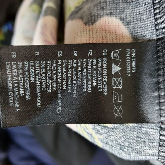 H&M black long sleeve dress with flowers - Picture 2 of 4